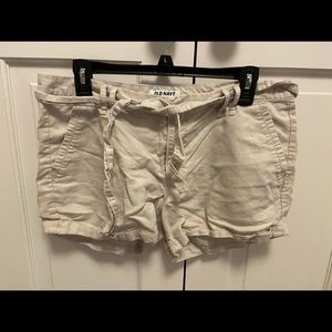 Old Navy lightweight, cream shorts
